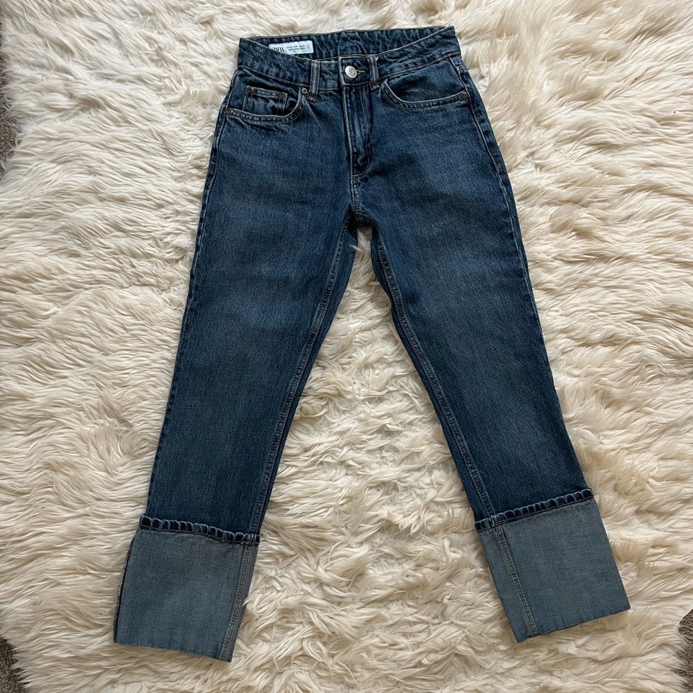 NWOT Zara straight fit ankle length turn up jeans, size 0